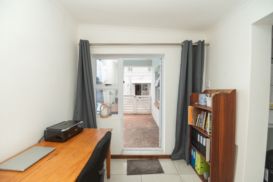 4 Bedroom Property for Sale in Summerstrand Eastern Cape